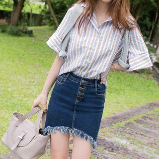 Button-down Frayed Mini Denim Skirt