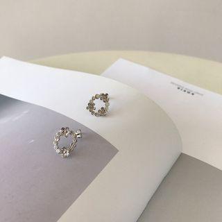 Flower Asymmetrical Sterling Silver Earring E293 - 1 Pair - Silver - One Size