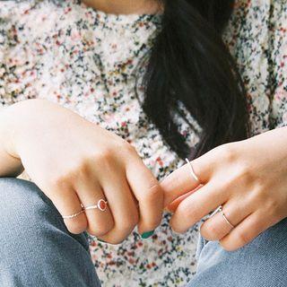 Oval Faux-gem Slim Ring