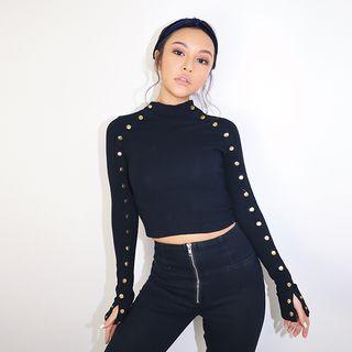 Buttoned Skinny Crop T-shirt