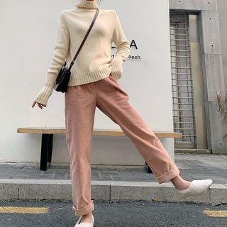 Turtleneck Sweater / High Waist Straight-cut Pants