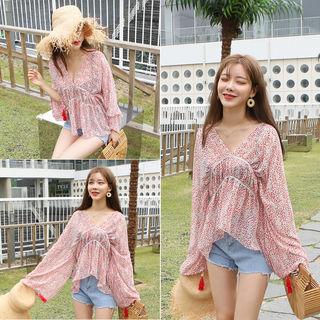 V-neck Shirred Pattern Top