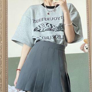 Elbow-sleeve Print T-shirt / Pleated Skirt / Set