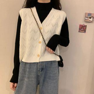 Plain Long-sleeve T-shirt / Knit V-neck Vest