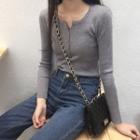 Design Button V-neck Knit Top