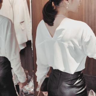 V-neck Drop-shoulder Blouse