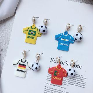 Non-matching Faux Pearl Soccer Dangle Earring