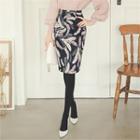Feathers Print Pencil Skirt