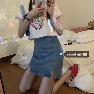 Fitted Denim Mini Skirt / Short-sleeve Cartoon Print T-shirt