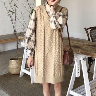 Plaid Shirt / V-neck Cable Knit Sleeveless Knit Dress