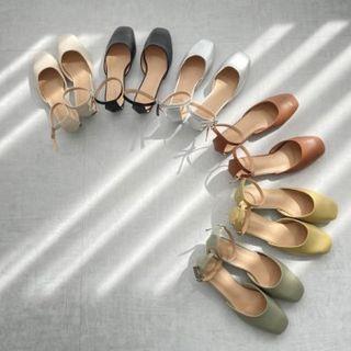 Ankle-strap Colored Flats