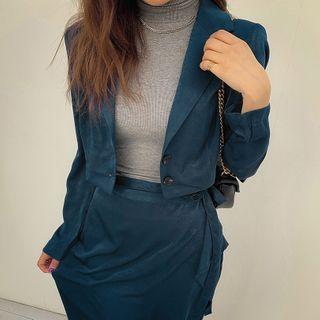 Padded-shoulder Cropped Satin Jacket