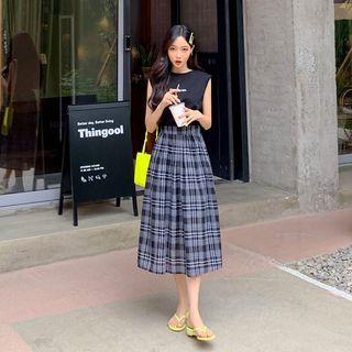 Set: Letter Sleeveless T-shirt + Long Plaid Skirt