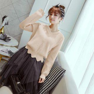 Scallop Hem Knit Top