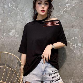 Elbow-sleeve Letter Choker Neck T-shirt