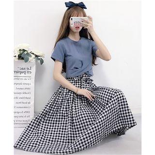 Set: Short-sleeve Twisted Crop T-shirt + Plaid A-line Midi Skirt