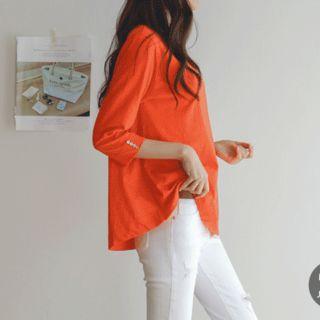 3/4-sleeve Button-detail Top
