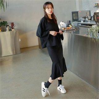Set: Wide-sleeve Top + Ruffle-hem Skirt