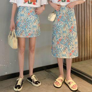 Elbow-sleeve Graphic Print T-shirt / Floral Print A-line Skirt