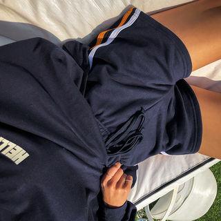 Set: Round-neck Contrast-trim T-shirt + Band-waist Shorts