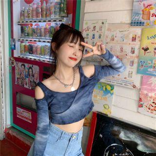 Cold-shoulder Tie-dyed Cropped T-shirt Blue - One Size