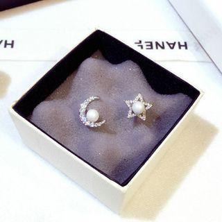 Faux-pearl Asymmetric Stud Earring