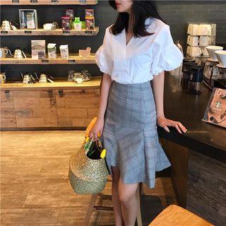 V-neck Puff Elbow-sleeve Blouse