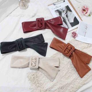 Buckled Faux Leather Waist Belt