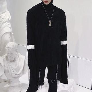 Turtleneck Extended-sleeve Sweater