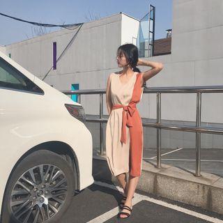 Two-tone Sleeveless V-neck Dress With Sash