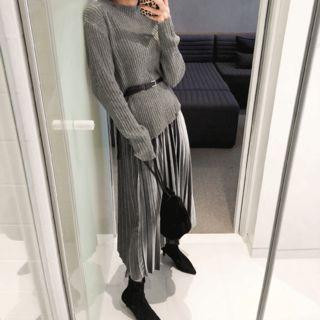 Set: Round-neck Ribbed Knit Top + Band-waist Pleated Velvet Skirt With Belt
