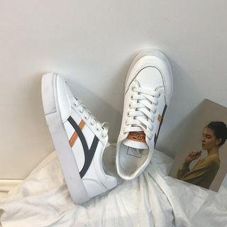 Contrast Lining Sneakers