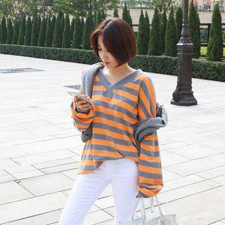 V-neck Stripe Loose-fit Pullover