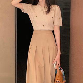 Short-sleeve Knit Top / Pleated Midi A-line Skirt / Set