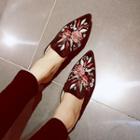 Flower Embroidered Pointy-toe Mules