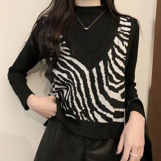 V-neck Zebra Print Vest / Long-sleeve Mock-neck Plain Top