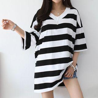 V-neck Striped Long T-shirt