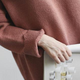 Scalloped-hem Loose-fit Knit Top