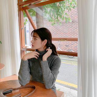 Turtleneck Woolen Knit Top
