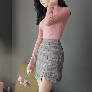 Crew-neck Slim-fit Wool Blend Knit Top