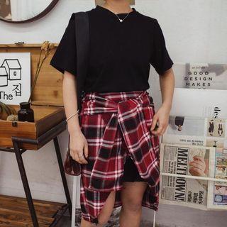 Set: Short-sleeve T-shirt Dress + Plaid Skirt