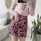 Plain Long-sleeve Loose-fit Top / Leopard Print Skirt