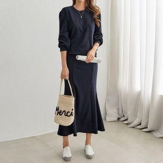 Set: Round-neck Textured Top + Mermaid Skirt