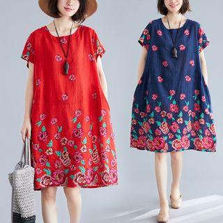 Retro Print Medium Maxi Dress