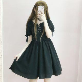 Short-sleeve Lace-up A-line Dress / Choker
