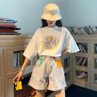 Loose-fit Printed T-shirt / Patchwork Rolled Denim Shorts