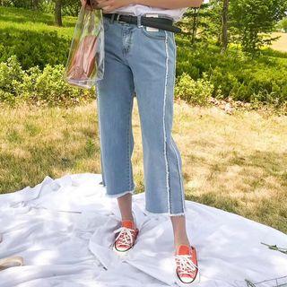 Fray Edge Straight Cut Cropped Jeans