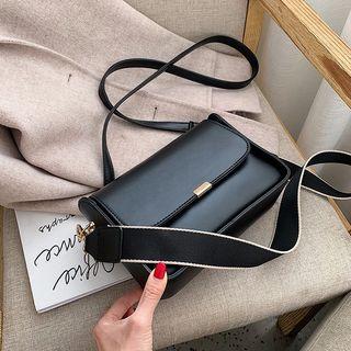 Contrast Trim Flap Crossbody Bag