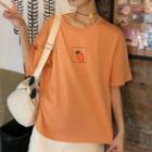 Elbow-sleeve Carrot Printed T-shirt