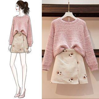 Plain Crew-neck Sweater / Flower Detail Mini A-line Skirt / Set